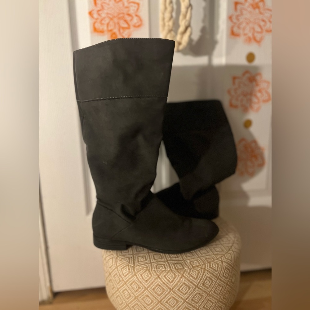 Gray mid length boots!